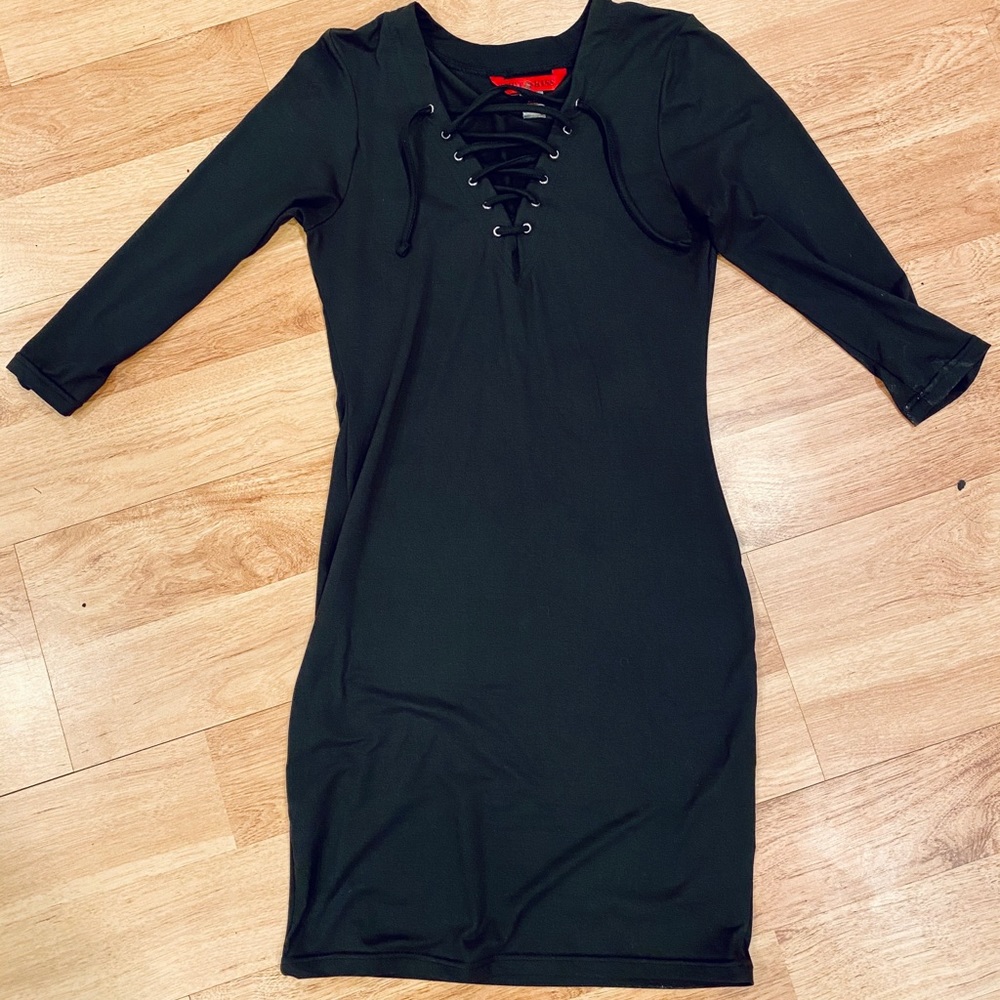 Black bodycon dress